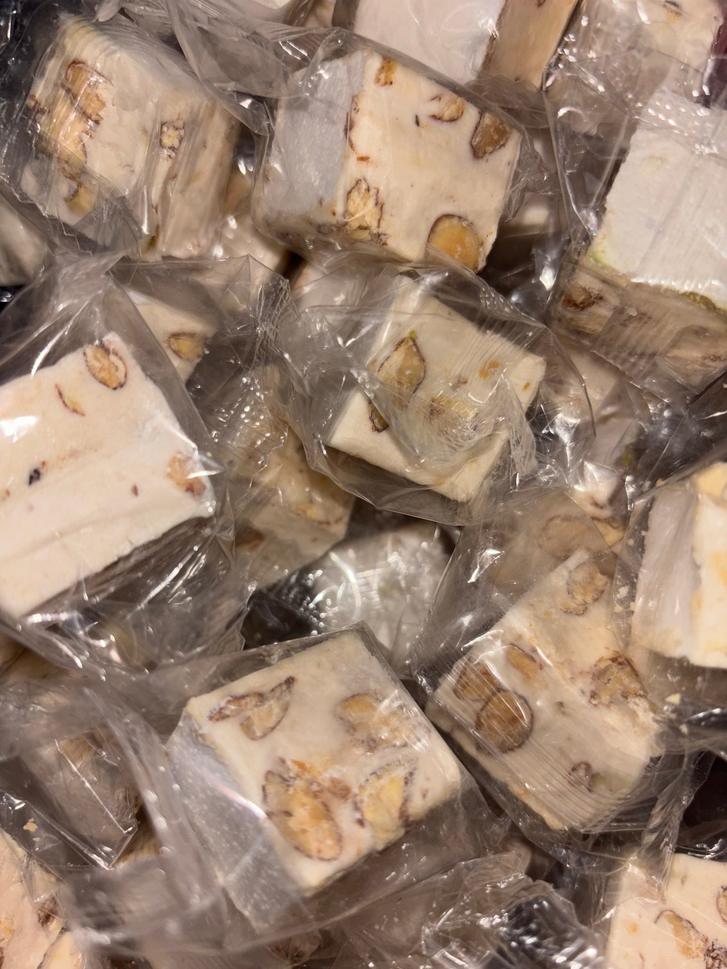 Gros Cubes nougats aux amandes- Lot de 5